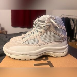 Yeezy desert boot (salt)